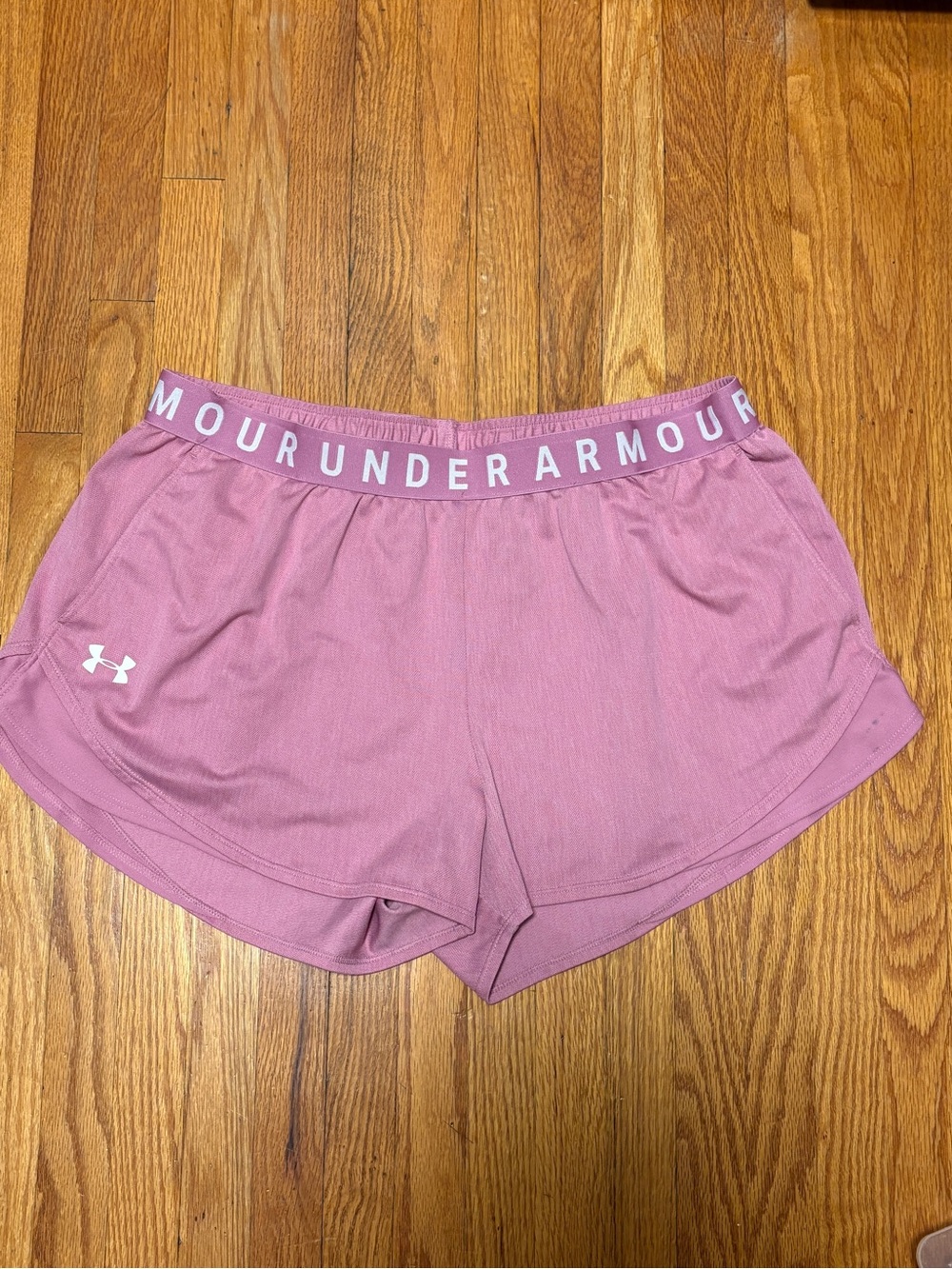 Under Armour Women’s Size XL shorts pink